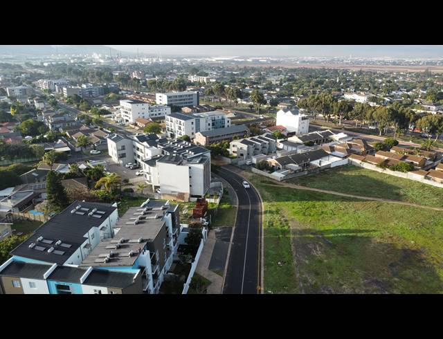 300M² BUILDING FOR SALE IN TABLE VIEW